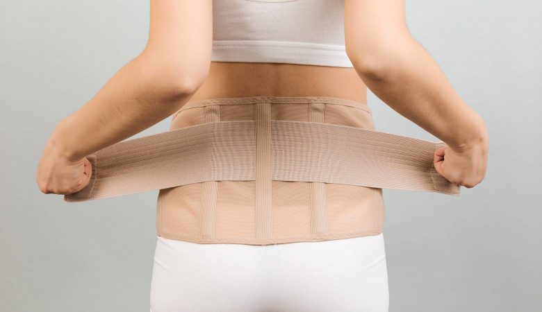 As cintas no pós-parto realmente ajudam a recuperar a barriga